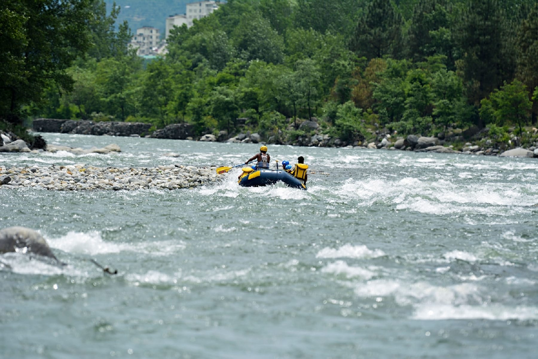 Rafting experience in the rivers of Manali Activities to do in Manali