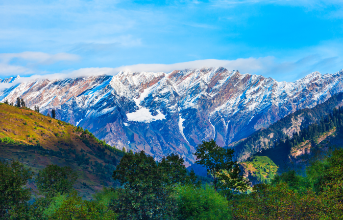 Snowy Mountain Landscape in Manali Beautiful snowy mountain landscape under a clear blue sky